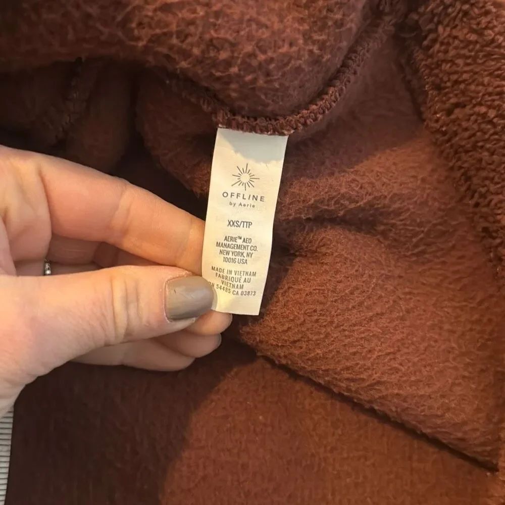 Offline by Aerie NWOT burgundy fleece quarter zip - Picture 9 of 11